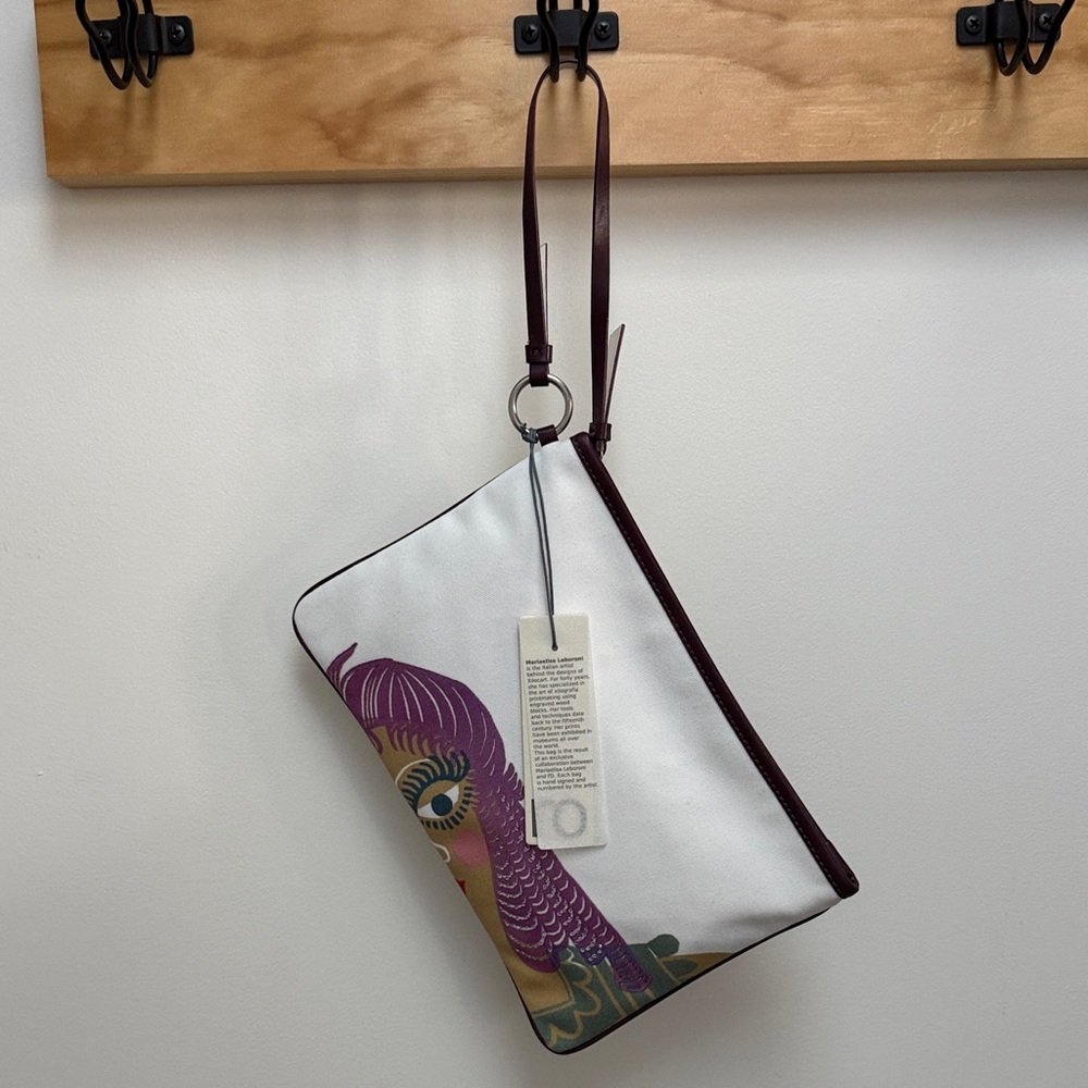 Artistic White and Purple Women's Wristlet